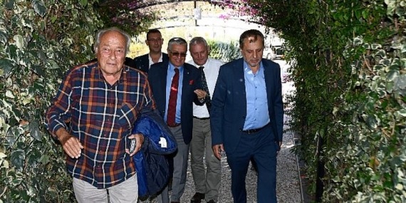 Başkandan hayırsever iş insanı Orduvar Akman’a anlamlı ziyaret