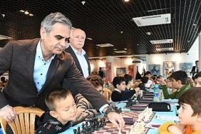 basogretmen-ataturk-satranc-turnuvasi-basladi.jpg