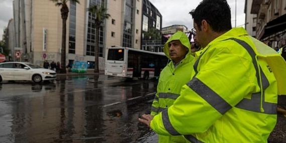 Beklenen yağışlar geldi, İZSU teyakkuza geçti
