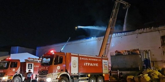 Bursa’daki tekstil fabrikası yangınına Kocaeli İtfaiyesinden müdahale