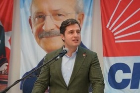chp-izmir-il-baskani-deniz-yucel-seferihisarda-cumhuriyet-halk-partili-kadinlarla-kahvaltida-bulustu.jpg