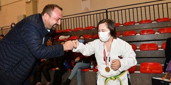 Çiğli Belediyesi’nin “Engelsiz Yaşam” Mücadelesi Sürüyor