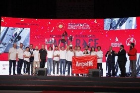 cumhurbaskanligi-3-uluslararasi-yat-yarislari-ana-sponsoru-dhlden-trofe-birincisi-arcelik-yelken-takimina-ozel-odul.jpg