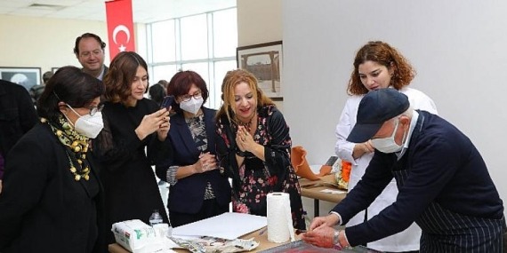 DEÜ’de Sanatla Parkinson Farkındalığı