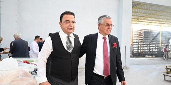 DİSK’ten belediye personeline yemek