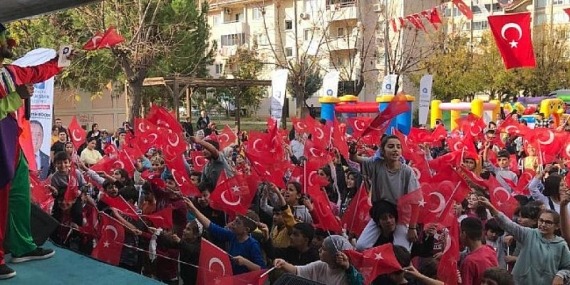 Döşemealtılı çocuklar şenlikte eğlendi