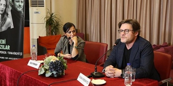 Edebi Kazılar’ın konuğu Tuna Kiremitçi ve Aslı Perker oldu