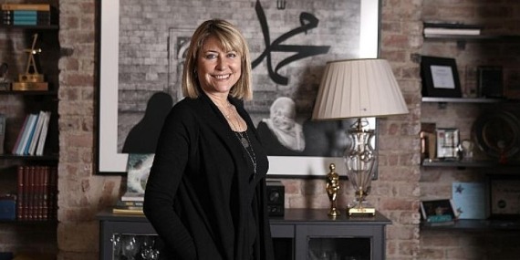 Elif Dağdeviren’in “Metaverse; Sen mi Büyüksün Biz mi?!” isimli stand-up gösterisiyle 23 Kasım Çarşamba günü BKM Mutfak Uniq’te olacak