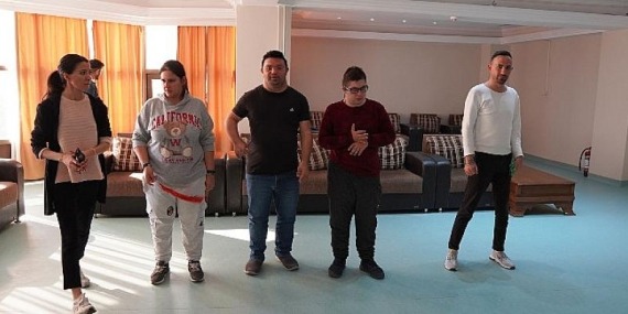 Engellilere Halk Oyunlarıyla Rehabiltasyon