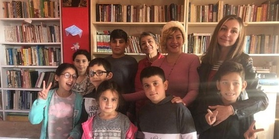 Foça Yeniköy’lü Çocuklara Oyunlu Konserli Etkinlik