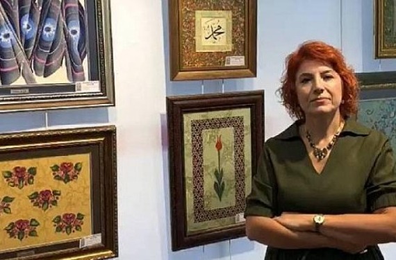 Foça'da Hülya İlterden Usta İşi Ebru Sergisi