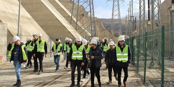 Geleceğin mühendisleri, Türkiye’nin ilk hibrit enerji santralini ziyaret etti