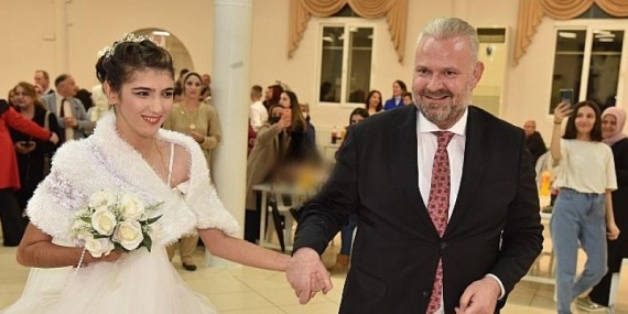 Genç kızın gelinlik hayali gerçek oldu