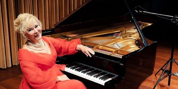 Gülsin Onay piyano resitali ile ENKA Oditoryumu’nda