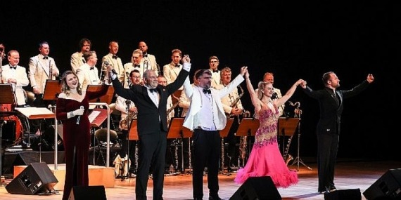 İş Sanat’ta Frank Sinatra Şarkıları Yankılandı