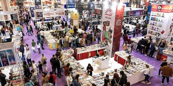 İZKİTAP kitapseverleri ağırlamaya devam ediyor