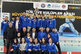 kagitspor-karate-erkek-bayan-takimlari-turkiye-sampiyonu-oldu.jpg