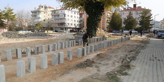 Karaman Belediyesi şehrin muhtelif bölgelerinde gerçekleştirdiği saha çalışmalarını aralıksız sürdürüyor