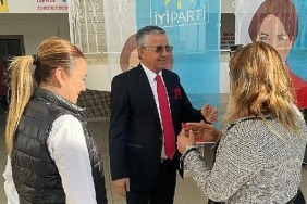 kemer-belediye-baskani-necati-topaloglundan-iyi-parti-kongresine-ziyaret.jpg