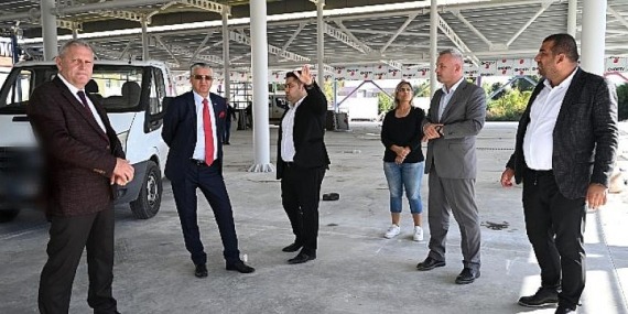 Kemer’de her mahalleye bir pazar yeri