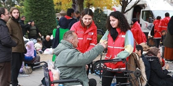 Kızılay Düzce’de deprem sonrası destek çalışmalarını sürdürüyor
