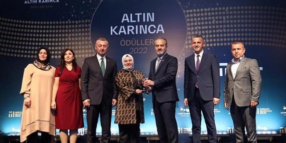 Kocaeli Altın Karınca’dan Büyükşehir’in hizmetlerine 2 ödül birden