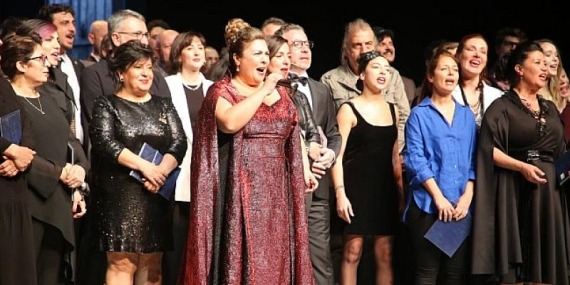 Kocaeli Şehir Tiyatroları 25. yılını kutladı