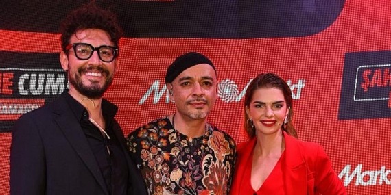 MediaMarkt mağazasında sürpriz rap performansı