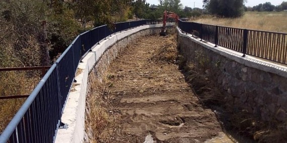 Menderes Belediyesi sel ve taşkınlara karşı çalışmalarını hızlandırdı