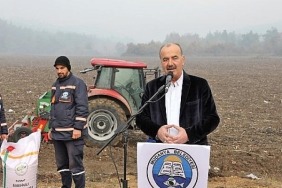 mudanya-belediyesi-bugday-tohumlarini-toprakla-bulusturdu.jpg