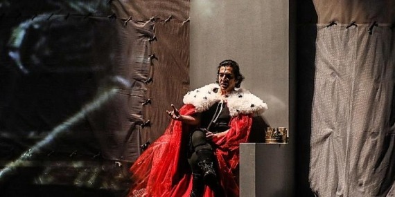 Okan Bayülgen Richard’ı Kapalı Gişe Oynuyor! Richard 14 Aralık’ta Yeniden Zorlu PSM’de