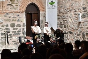 osmangazide-tiyatro-okulu-buyuledi.jpg