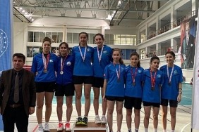 osmangazili-badmintonculardan-cifte-basari.jpg