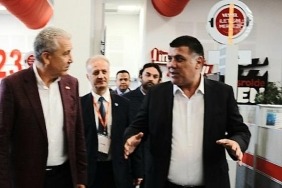 rektor-prof-dr-budak-universite-sanayi-is-birliklerini-adim-adim-ileriye-tasiyoruz.jpg