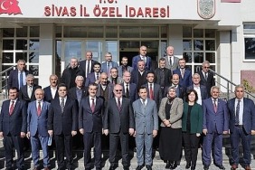 sivas-belediye-baskani-hilmi-bilgin-il-genel-meclisine-konuk-oldu.jpg