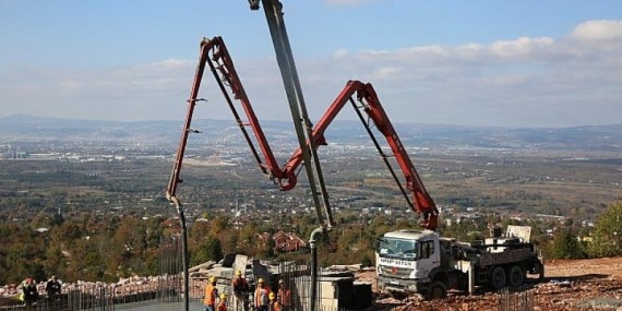 Teleferik projesinde temel betonu atıldı