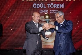 turizmin-oscar-odulu-izmir-buyuksehir-belediyesine.jpg