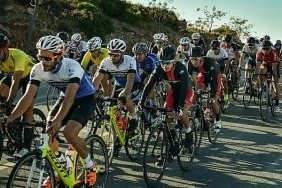 veloturk-gran-fondo-cesme-by-carraro-6-kasim-pazar-gunu-start-aliyor.jpg