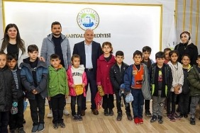 yahyali-belediye-baskani-esat-ozturk-kucuk-ogrencilere-belediyeciligi-anlatti.jpg