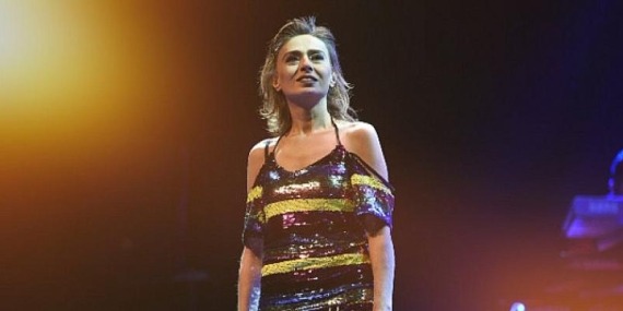 Yıldız Tilbe Zamansız Şarkılarıyla Zorlu PSM’de