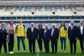 yukselen-celik-fenerbahce-alagoz-holding-kadin-basketbol-takiminin-resmi-sponsoru-oldu.jpg