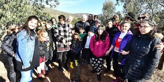 Zeytini merkezine alan ilk çocuk festivali İzmir’de yapıldı