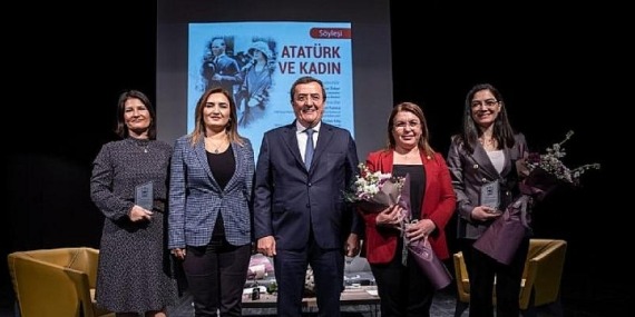 ‘Atatürk ve Kadın’ söyleşisine Kadınlardan büyük alkış