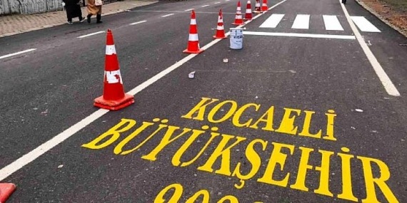 Başiskele Atatürk Caddesi gece ayrı, gündüz ayrı güzel