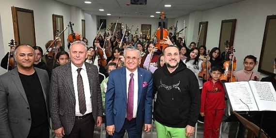 Başkan Topaloğlu sanatçı Bora Duran ile bir araya geldi