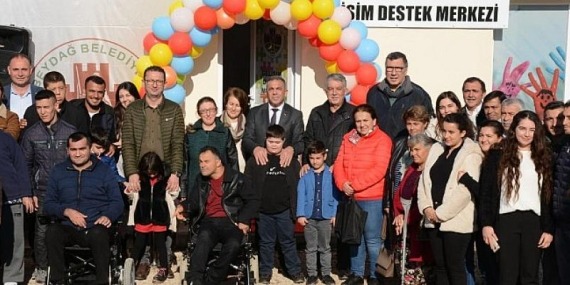 Başkan Yılmazlar Biz bir ışık yaktık, bu ışığın desteğe ihtiyacı olan birçok bireyin yolunu aydınlatmasını umuyoruz. dedi