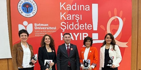 Batman Üniversitesi, Tüpraş ve Birleşmiş Milletler Kadın Birimi’nin katılımıyla, “Kadınlara Yönelik Şiddetle Mücadele için 16 Günlük Aktivizm Kampanyası” Kapsamında Konferans Düzenledi