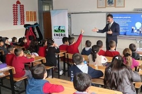 ck-enerji-camlibel-elektrik-sivasta-enerji-okuryazarligi-egitimleri-basladi-hedef-3-bin-ogrenciye-ulasmak.jpg
