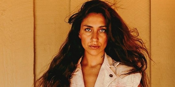 Elif Koyutürk, “Saf ve Güzel” İsimli Yeni Seçkisiyle, SanatBurada’da