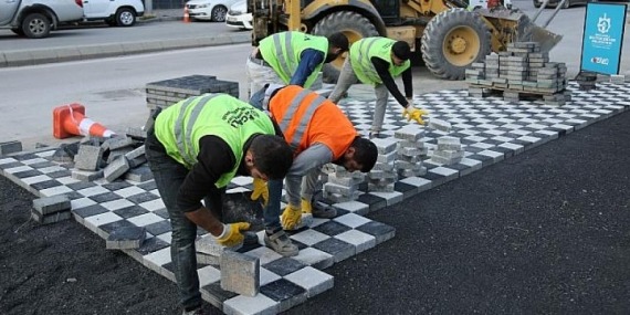 Gebze Körfez Caddesi’nde geniş kaldırım, rahat trafik